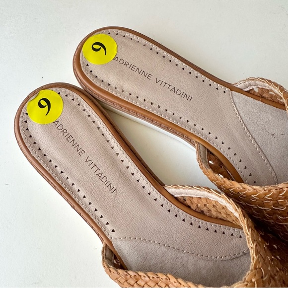 Adrienne Vittadini Nine West Woven Slides - Picture 3 of 5